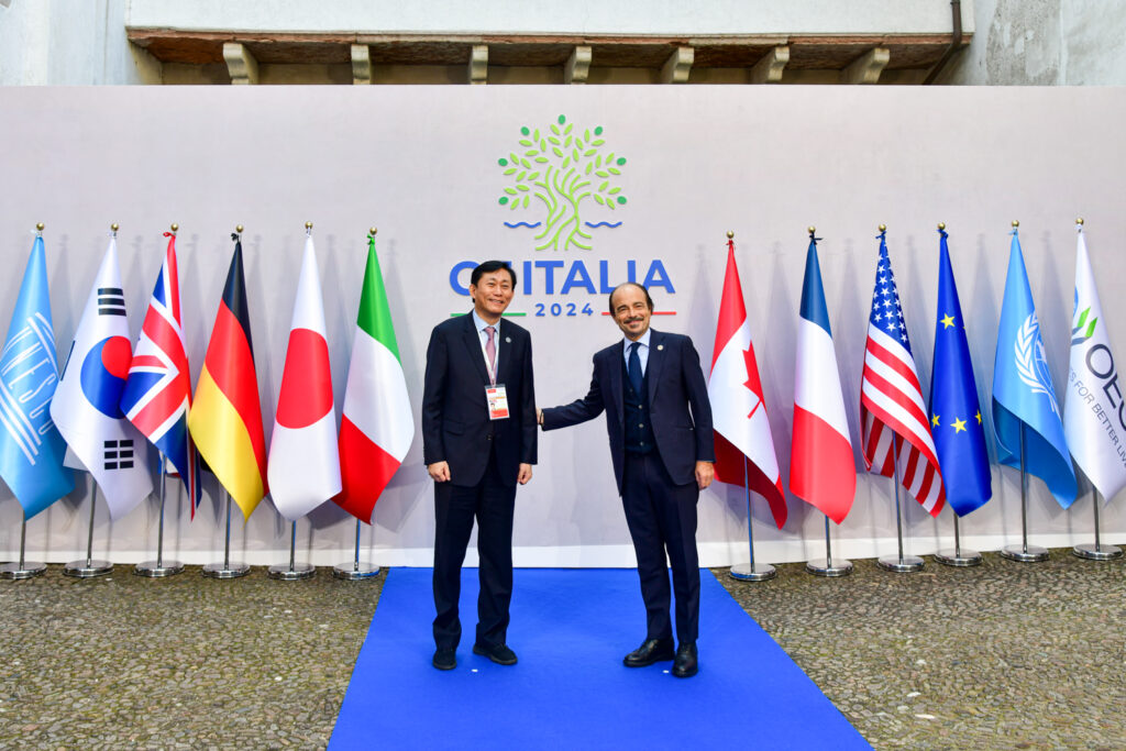Koh Jean (Republic of Korea) and Alessio Butti