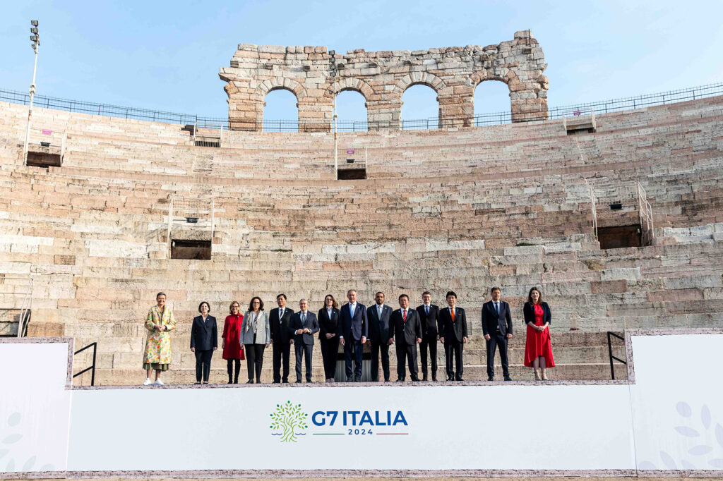 G7 Outreach Family photo, Roman Arena, Verona From the left: Margrethe Vestager, EU Zoe Baird Budinger, USA Doreen Bogdan-Martin, UNDP Marina Ferrari, France Koh Jean, Republic of Corea François-Phillipe Champagne, Canada Yuliia Svyrydenko, Ukraine Adolfo Urso, Italy Omar Al Suwaidi, United Arab Emirates Taku Ishii, Japan Junji Hasegawa, Japan Robert Christoph Habeck, Germany Michelle Emma May Elizabeth Donelan, UK