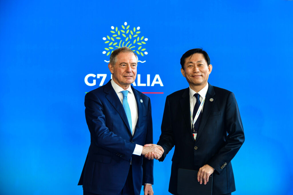 Adolfo Urso and Koh Jean (Republic of Korea)